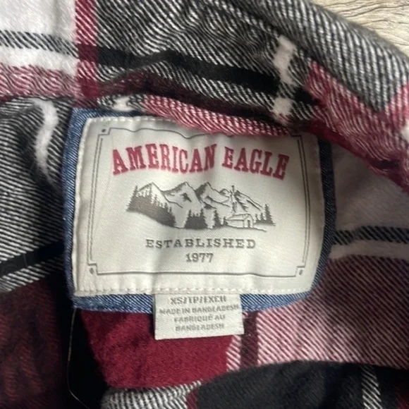 American eagle shirt size extra small black gray and burgundy plaid - Picture 8 of 10